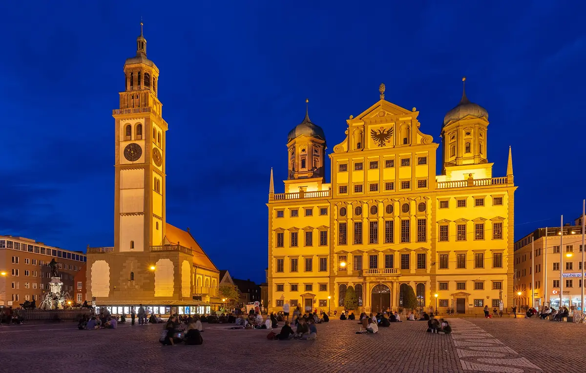 Rathaus und Perlachturm in Augsburg